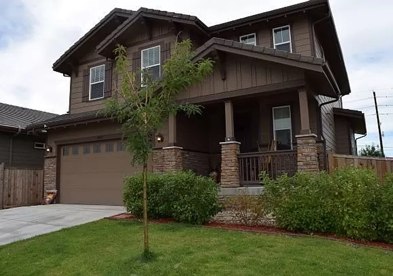Spacious 3 Bedroom 2.5 Bathroom Home in Meridian Village — Photo 2