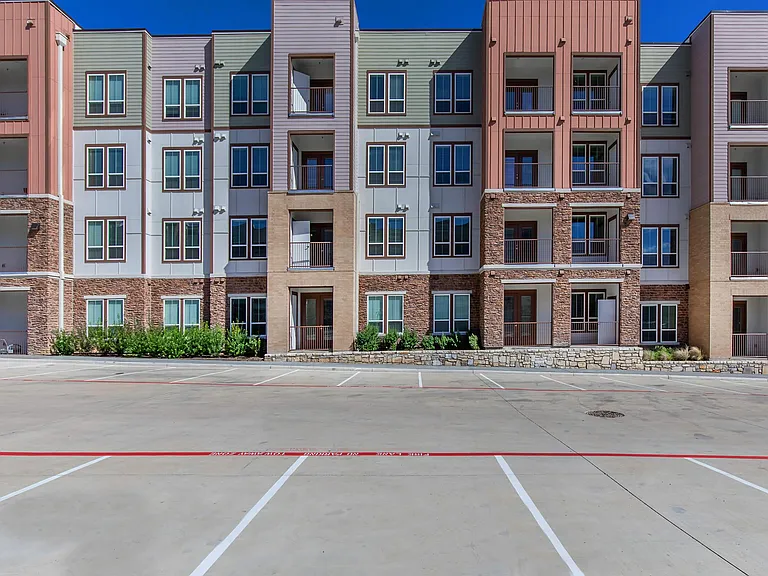 Spring Villas Apartments — Photo 28