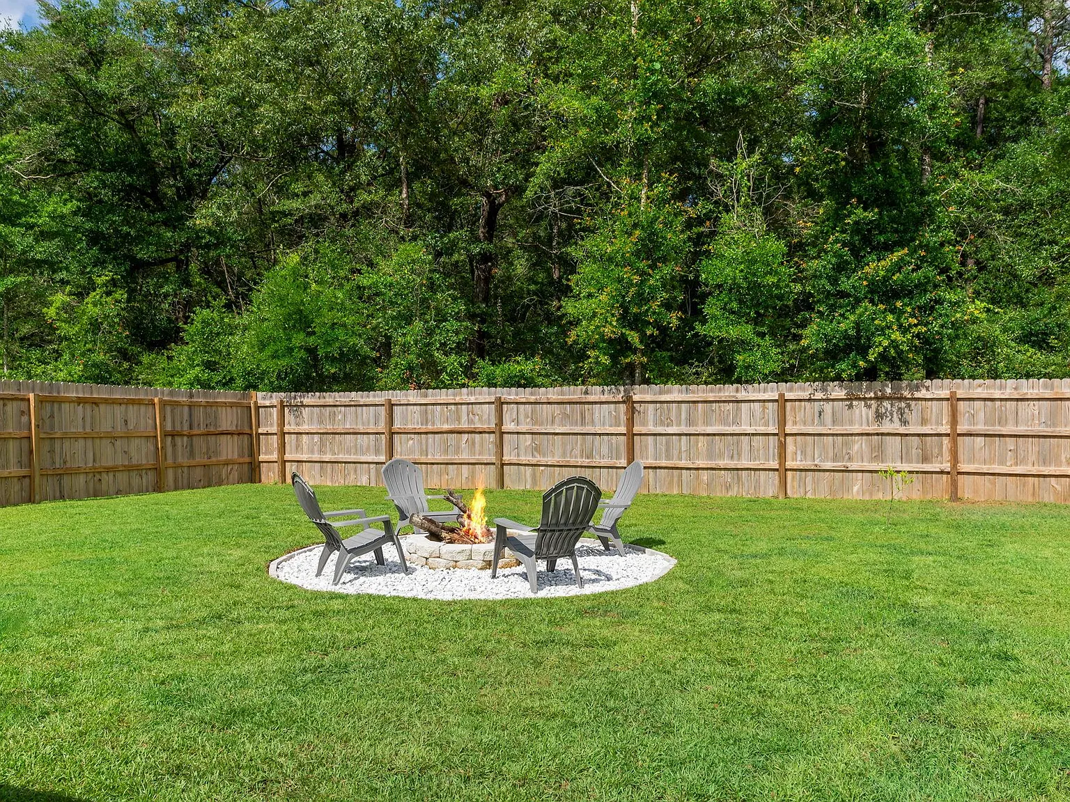 4 bed, 1827 sqft, $2,000 — Photo 4