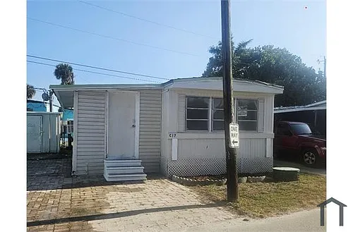 1895 N Tamiami Trl #C-17 Photo 1