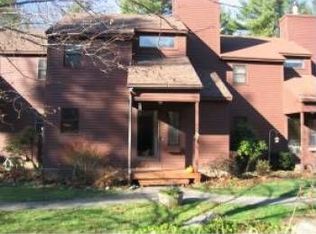17 Kirriemuir Rd, Stratham, NH 03885