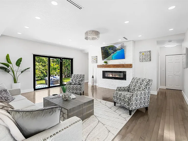 2301 E Las Olas Blvd — Photo 12