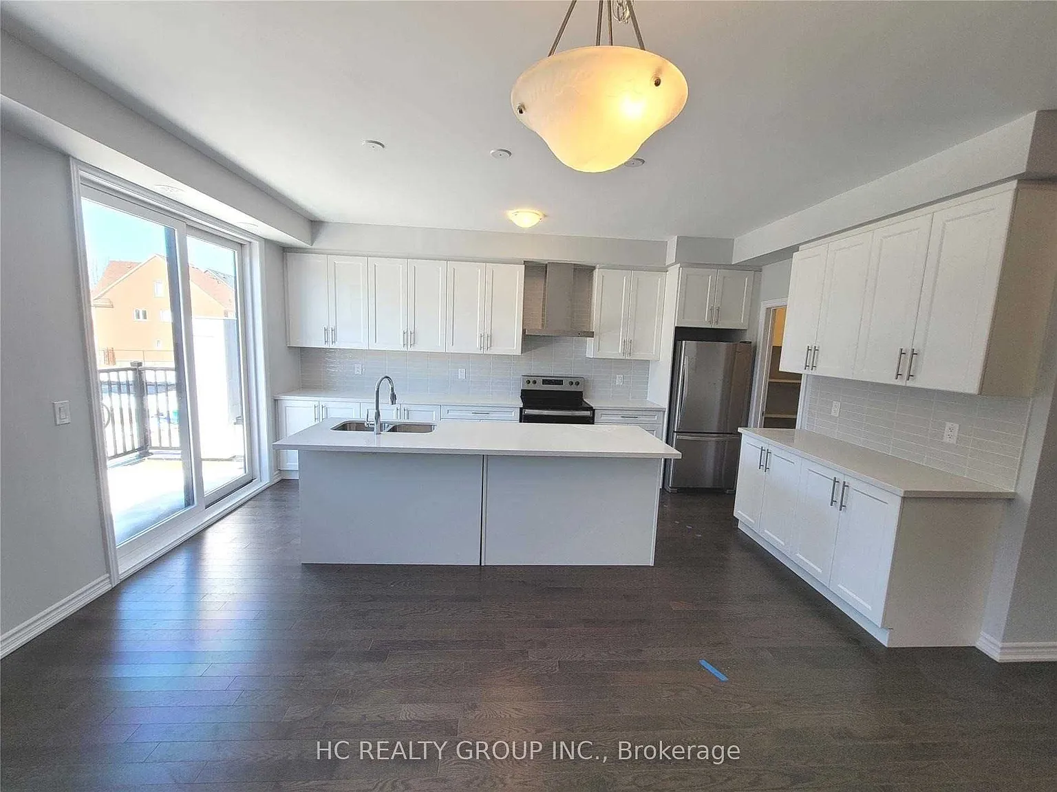 4 bed, $4,000 — Photo 2