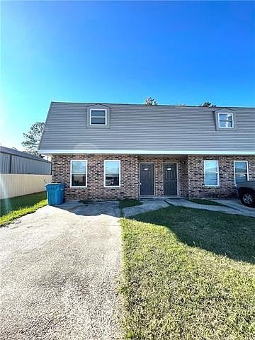 1st image of 354 Woodland Dr