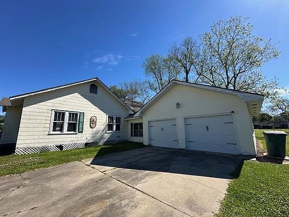 2nd image of 608 S Sarah St