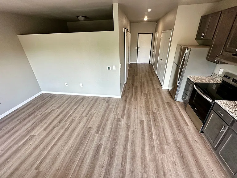 Kraewood Flats - Summer Rent Special through July 31 2026 — Photo 38