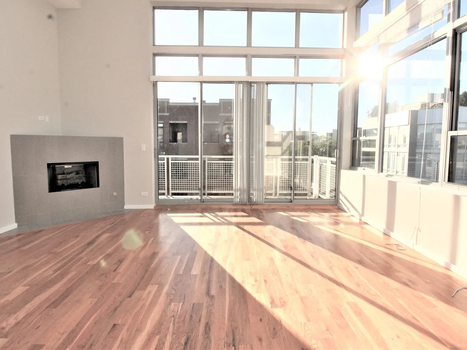 2157 N Damen Ave — Photo 1