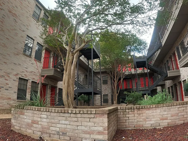 2216 San Gabriel St #106 — Photo 13