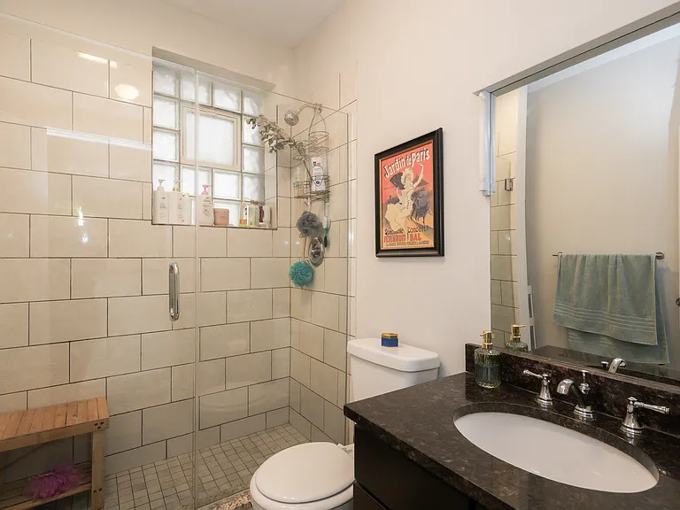 1452 N Western Ave #3R — Photo 6