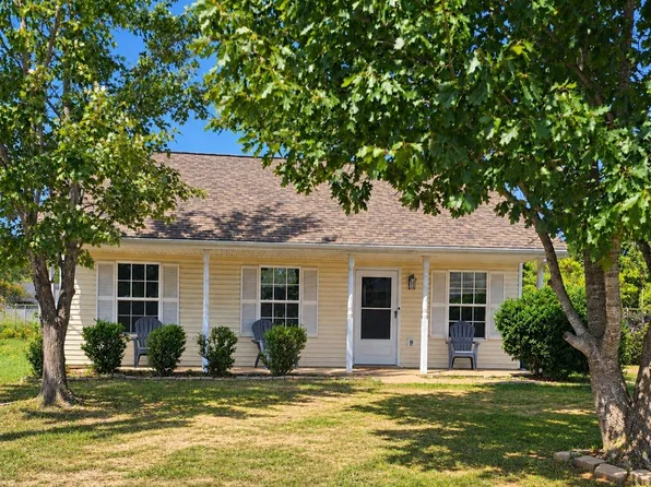 454 Cranklen Cir, Clarksville, TN 37042
