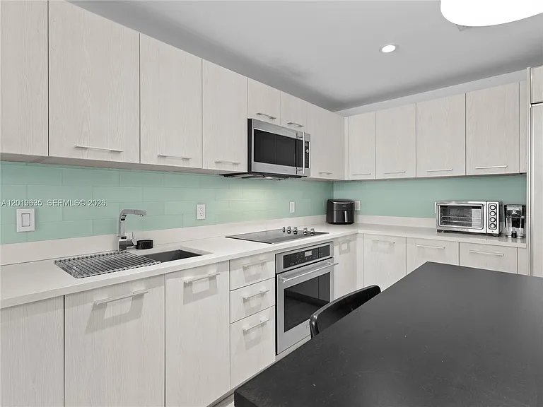 55 SW 9th St #1810 — Photo 16