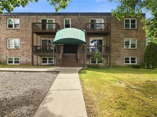5 Apple Valley Pkwy APT 12, Smithfield, RI 02828
