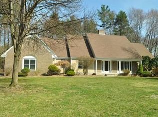 35 Stonehill Rd, East Longmeadow, MA 01028