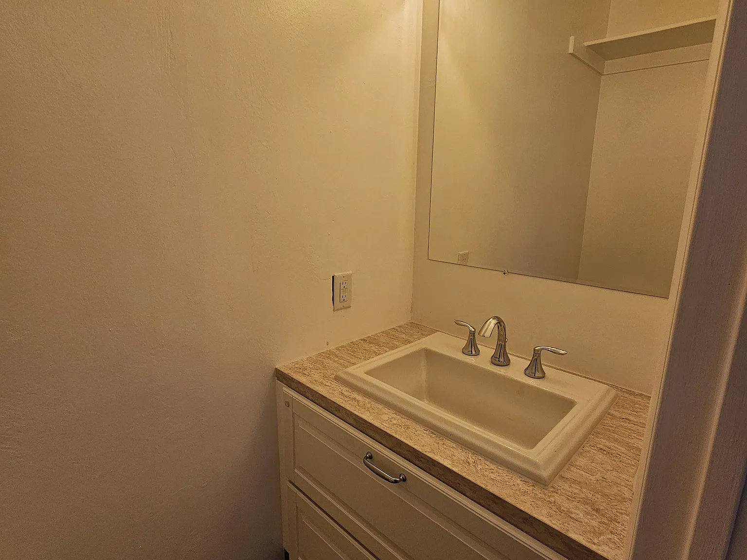 Studio, 240 sqft, $1,000 — Photo 4