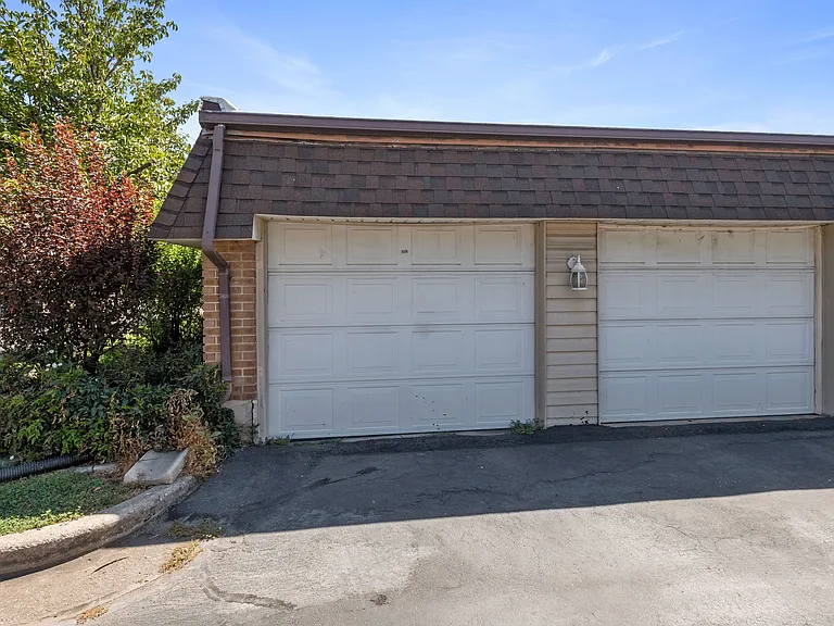 553 N 200 W — Photo 23