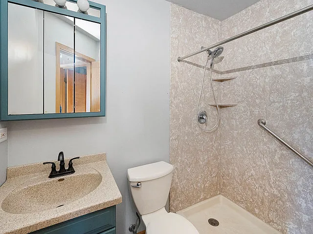 2552 Dickens Dr #2552 — Photo 11