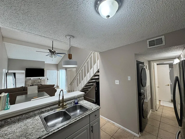 6312 Peacock Hills Dr — Photo 5