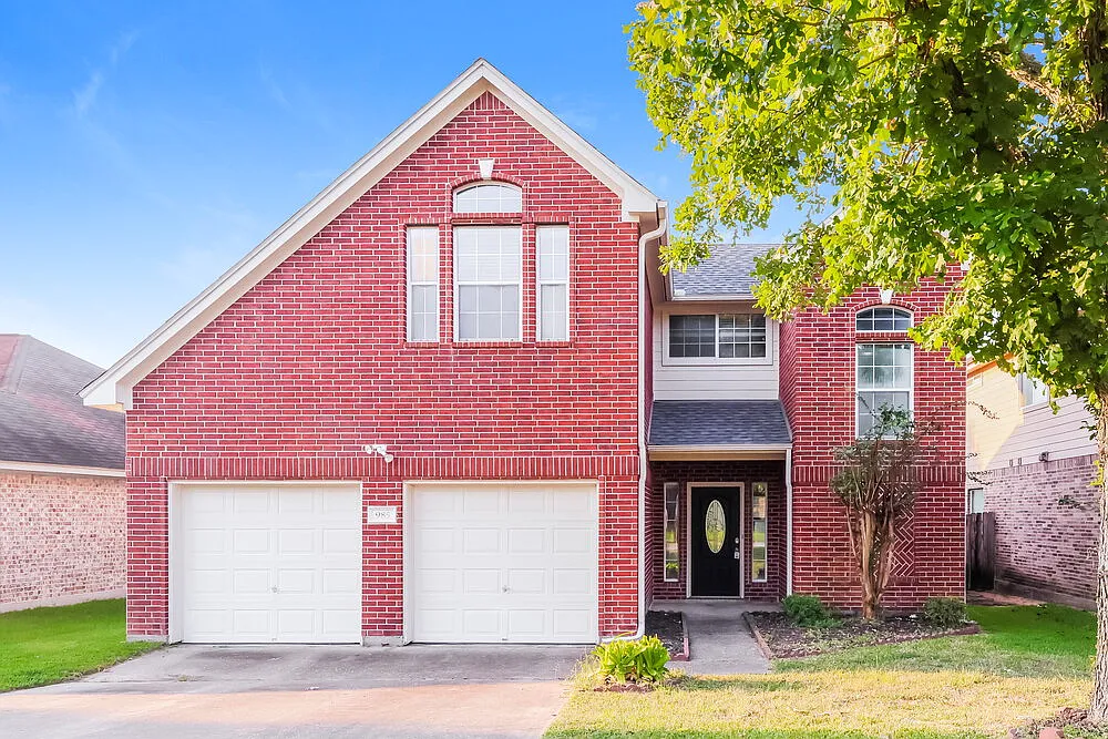 3 bed, 2.5 bath, 1987 sqft, $2,030 — Photo 1