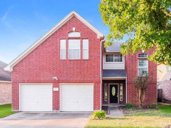 985 Oak Falls Dr, Willis, TX 77378