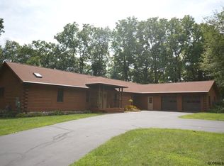 11 Talbot Ct, Rexford, NY 12148