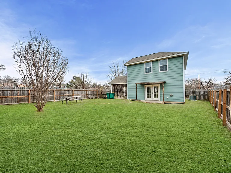 1124 N Penelope St — Photo 25