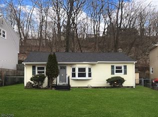 332 Skyline Lake Dr, Ringwood, NJ 07456