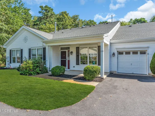 122 Greenlawns Drive, Lakewood, NJ 08701