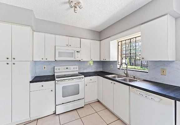 4th image of 7820 Orleans Street
