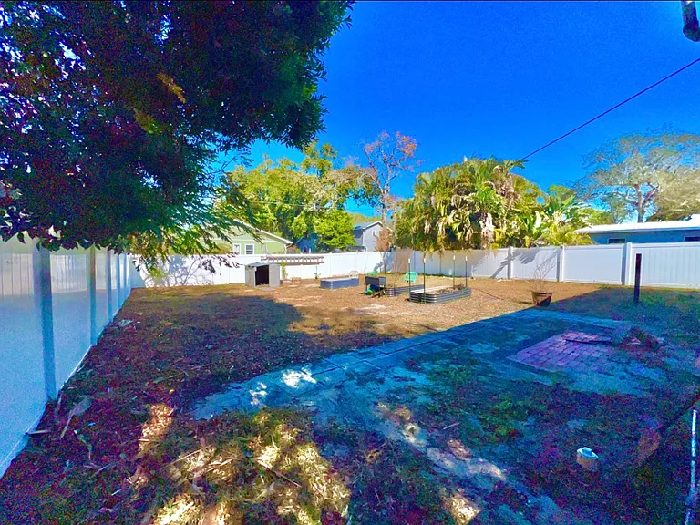 707 E Spruce St — Photo 14