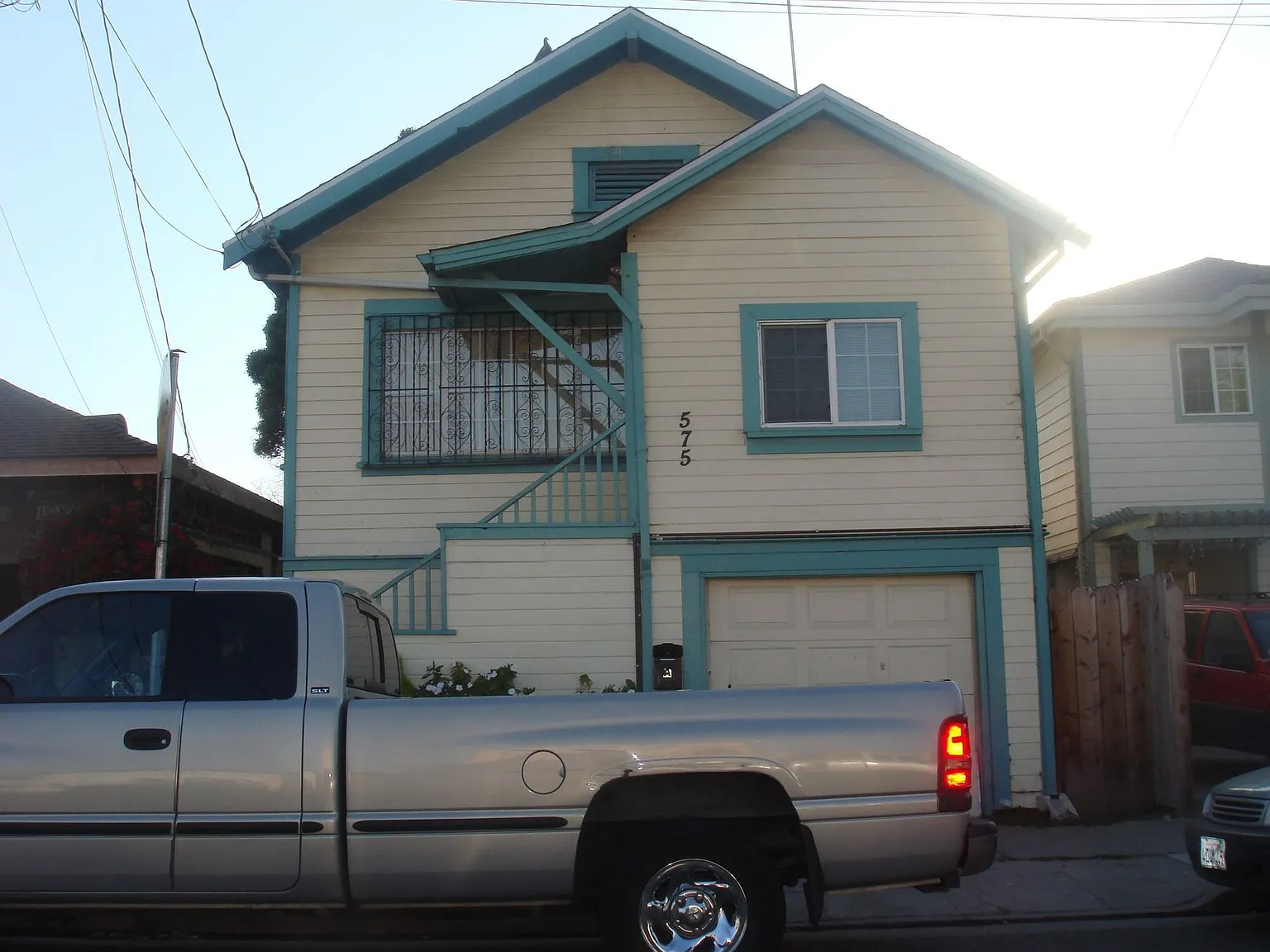 575 3rd St photo 1