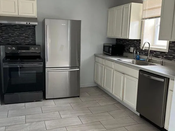 1034 S Spring St, Pt Washington, WI 53074