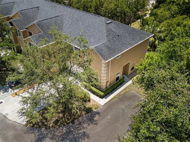 16322 Parkstone Palms Ct — Photo 38