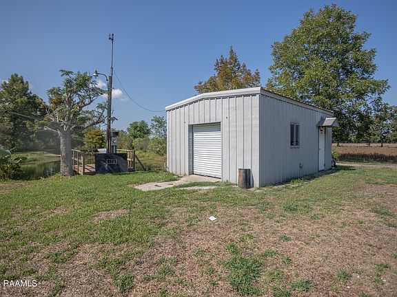 3rd image of 841B Old School Rd