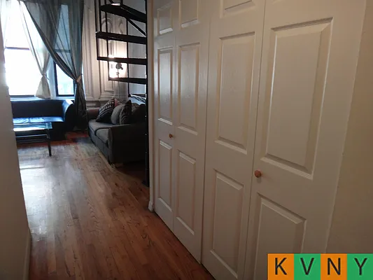 Rented by KVNY Soho | media 20