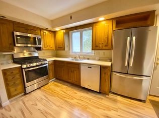 67 Case Pkwy, Burlington, VT 05401