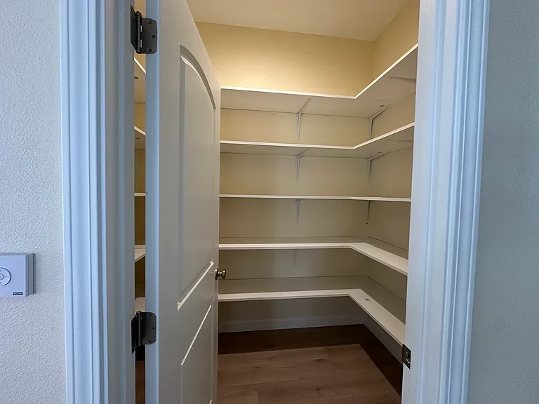 230 Velarde St — Photo 14