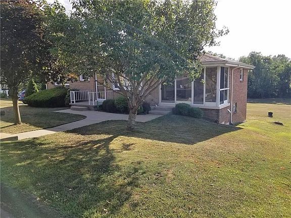 2nd image of 158 Larkspur Cir