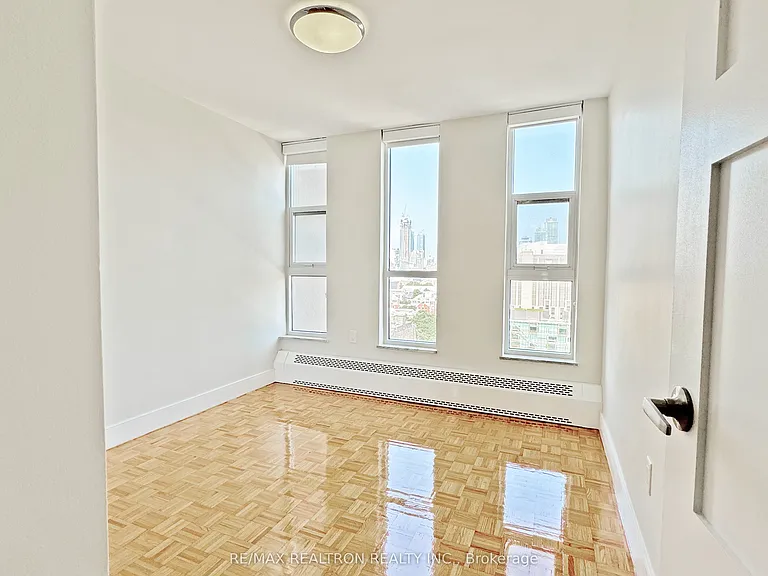 666 Spadina Ave #1810 — Photo 7