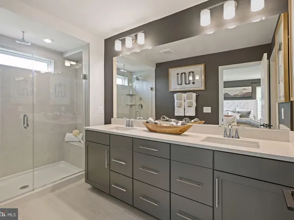 13186 Nixon Ln, Woodbridge, VA 22193