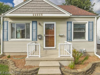 22605 Downing St, Saint Clair Shores, MI, 48080