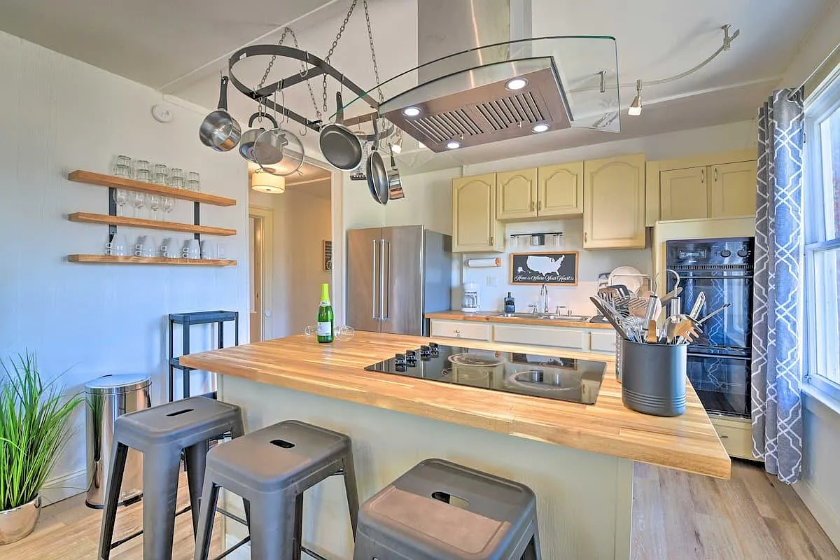 410 SW 4th Ave — Photo 2