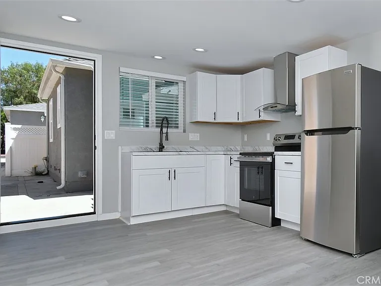 14336 Tiara St — Photo 5