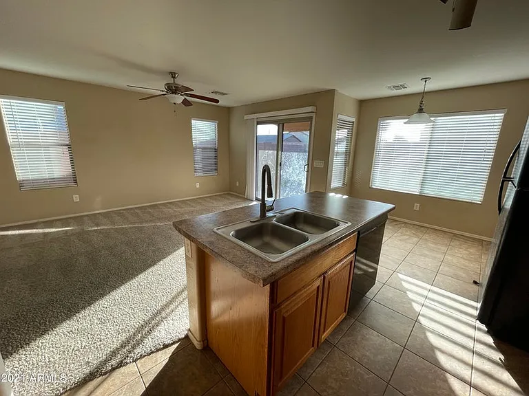 806 S 111th Dr — Photo 11