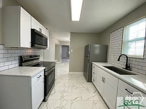 1000 W 53rd St — Photo 7