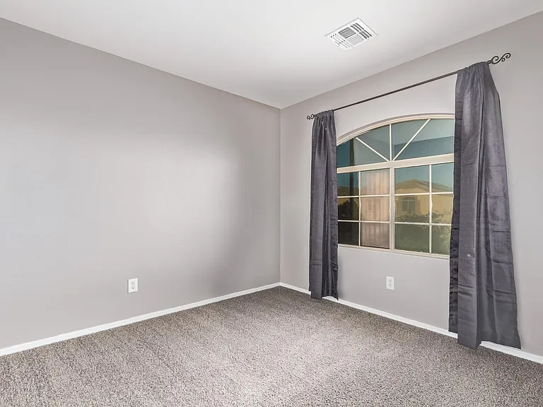 1368 S 232nd Ave — Photo 26
