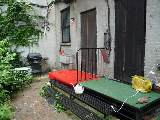 Rented by Chartwell Manhattan Realty | media 10