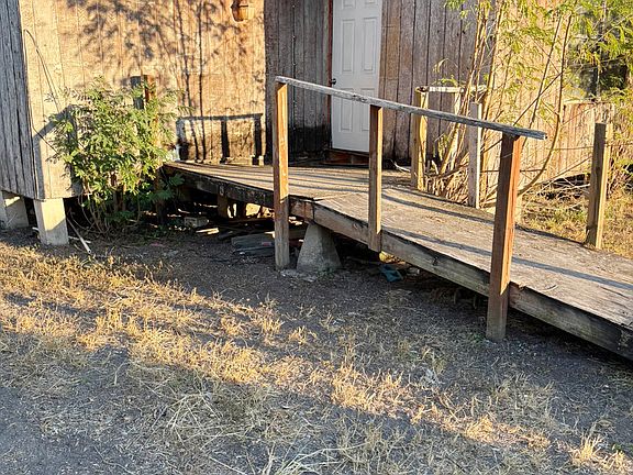 2nd image of 622 S 12th St