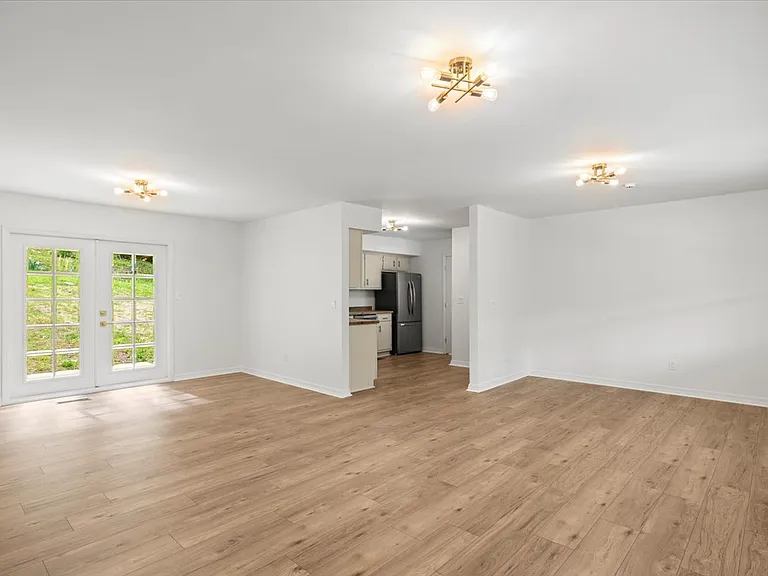 5530 Browntown Rd — Photo 16