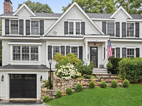 54 Elm St, Hingham, MA 02043