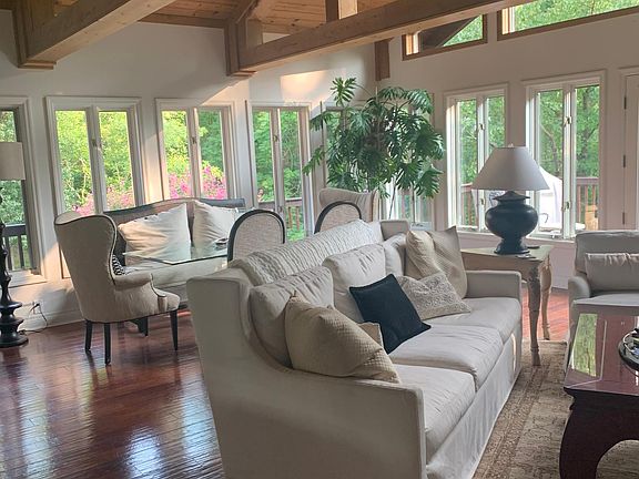 2nd image of 723 Camino Dr